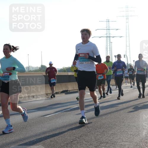03.10.2025 - Köhlbrandbrückenlauf Luisa Fischer http://msf.ph/oto/8990799 03.10.2025 10:15:15 Position 3 1267, 3111 meine-sportfotos.de