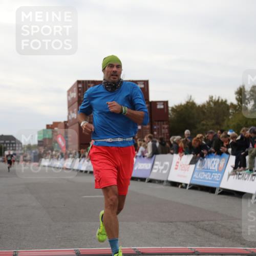 03.10.2025 - Köhlbrandbrückenlauf Yannick Fuchs http://msf.ph/oto/8990800 03.10.2025 16:02:20 Ziel 7171, 8049, 8509, 9115, 9409 meine-sportfotos.de