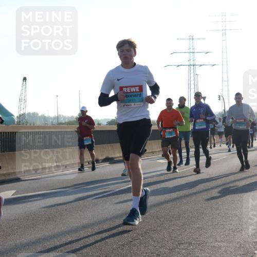03.10.2025 - Köhlbrandbrückenlauf Luisa Fischer http://msf.ph/oto/8990801 03.10.2025 10:15:16 Position 3 1267, 3111 meine-sportfotos.de