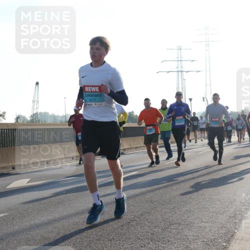 03.10.2025 - Köhlbrandbrückenlauf Luisa Fischer http://msf.ph/oto/8990803 03.10.2025 10:15:16 Position 3 3111, 1 meine-sportfotos.de