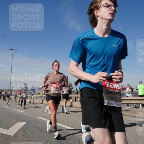 03.10.2025 - Köhlbrandbrückenlauf Matties Gatica Varas http://msf.ph/oto/8990808 03.10.2025 12:41:01 Position 2 4246, 5048 meine-sportfotos.de