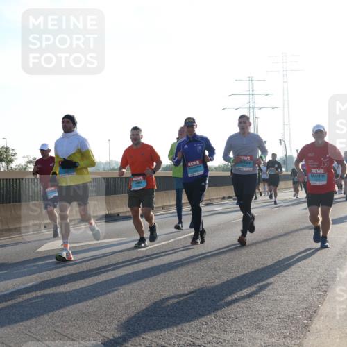 03.10.2025 - Köhlbrandbrückenlauf Luisa Fischer http://msf.ph/oto/8990815 03.10.2025 10:15:17 Position 3 1 meine-sportfotos.de