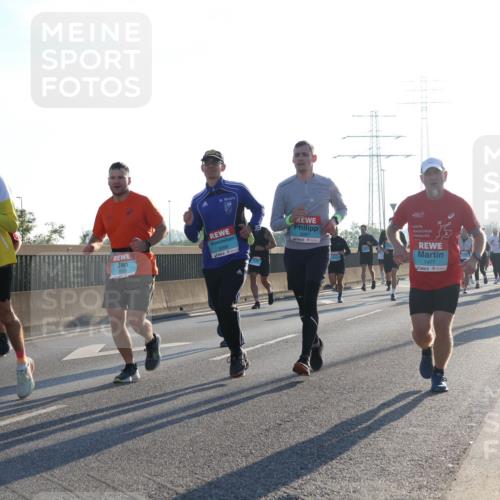 03.10.2025 - Köhlbrandbrückenlauf Luisa Fischer http://msf.ph/oto/8990819 03.10.2025 10:15:18 Position 3 1702, 1477, 1 meine-sportfotos.de