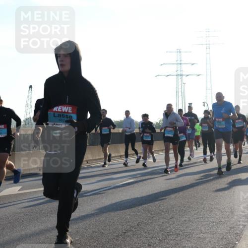 03.10.2025 - Köhlbrandbrückenlauf Luisa Fischer http://msf.ph/oto/8990847 03.10.2025 10:15:22 Position 3 167 meine-sportfotos.de