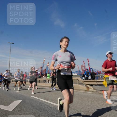 03.10.2025 - Köhlbrandbrückenlauf Matties Gatica Varas http://msf.ph/oto/8990848 03.10.2025 12:41:07 Position 2 5798, 5447 meine-sportfotos.de