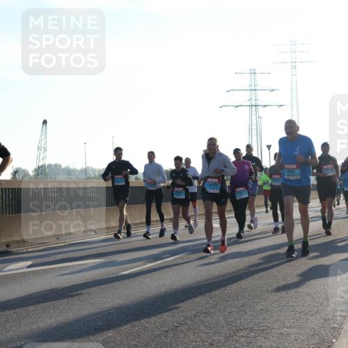 03.10.2025 - Köhlbrandbrückenlauf Luisa Fischer http://msf.ph/oto/8990853 03.10.2025 10:15:22 Position 3 3183 meine-sportfotos.de
