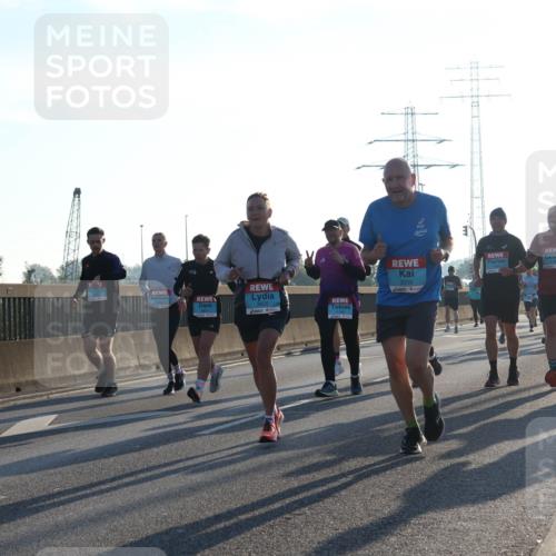 03.10.2025 - Köhlbrandbrückenlauf Luisa Fischer http://msf.ph/oto/8990860 03.10.2025 10:15:23 Position 3 3250 meine-sportfotos.de