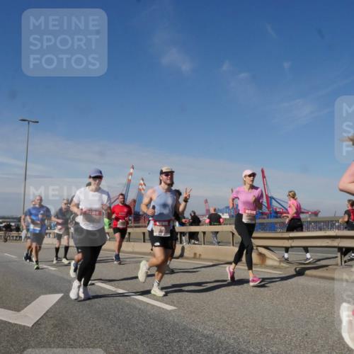 03.10.2025 - Köhlbrandbrückenlauf Matties Gatica Varas http://msf.ph/oto/8990863 03.10.2025 12:41:09 Position 2  meine-sportfotos.de