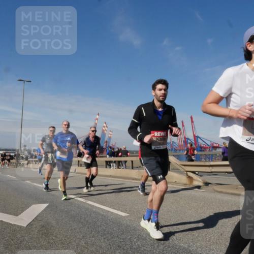 03.10.2025 - Köhlbrandbrückenlauf Matties Gatica Varas http://msf.ph/oto/8990869 03.10.2025 12:41:11 Position 2 6786 meine-sportfotos.de