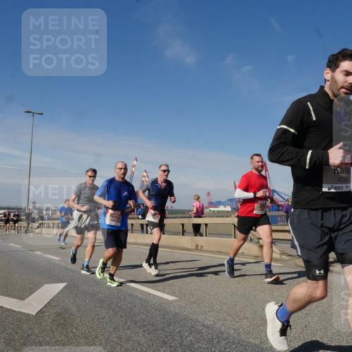 03.10.2025 - Köhlbrandbrückenlauf Matties Gatica Varas http://msf.ph/oto/8990872 03.10.2025 12:41:11 Position 2 4236, 1 meine-sportfotos.de