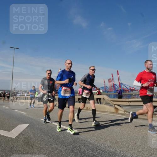 03.10.2025 - Köhlbrandbrückenlauf Matties Gatica Varas http://msf.ph/oto/8990875 03.10.2025 12:41:12 Position 2 5969 meine-sportfotos.de
