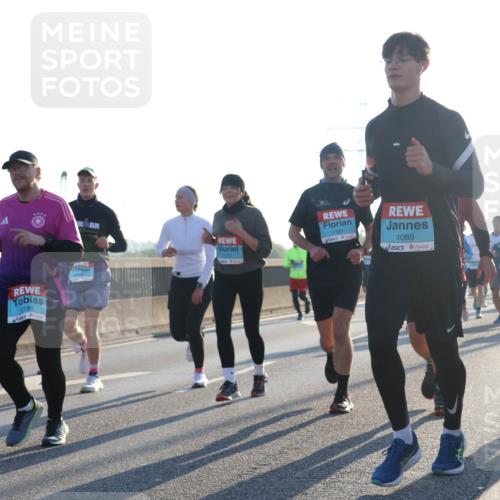 03.10.2025 - Köhlbrandbrückenlauf Luisa Fischer http://msf.ph/oto/8990878 03.10.2025 10:15:25 Position 3 1181, 6, 1089, 1227, 1188, 1328 meine-sportfotos.de