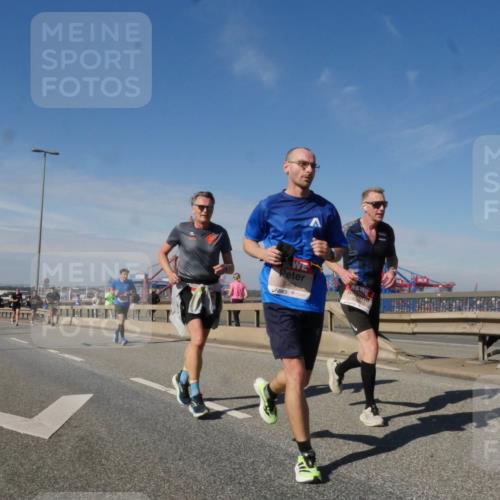 03.10.2025 - Köhlbrandbrückenlauf Matties Gatica Varas http://msf.ph/oto/8990879 03.10.2025 12:41:12 Position 2 5969, 17 meine-sportfotos.de