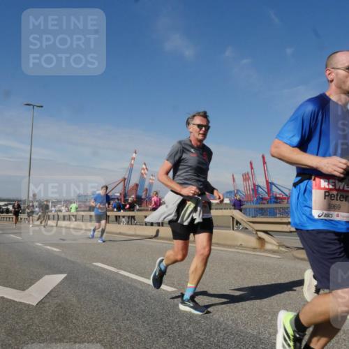 03.10.2025 - Köhlbrandbrückenlauf Matties Gatica Varas http://msf.ph/oto/8990883 03.10.2025 12:41:13 Position 2 5969 meine-sportfotos.de