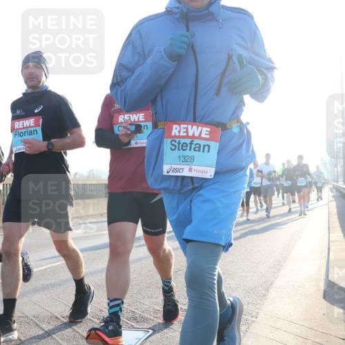 03.10.2025 - Köhlbrandbrückenlauf Luisa Fischer http://msf.ph/oto/8990888 03.10.2025 10:15:27 Position 3 1328 meine-sportfotos.de