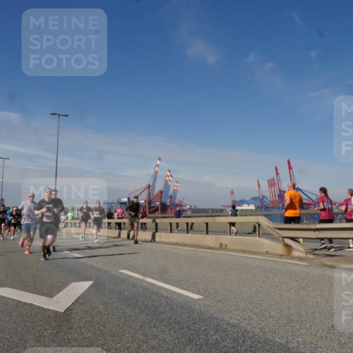 03.10.2025 - Köhlbrandbrückenlauf Matties Gatica Varas http://msf.ph/oto/8990903 03.10.2025 12:41:16 Position 2  meine-sportfotos.de
