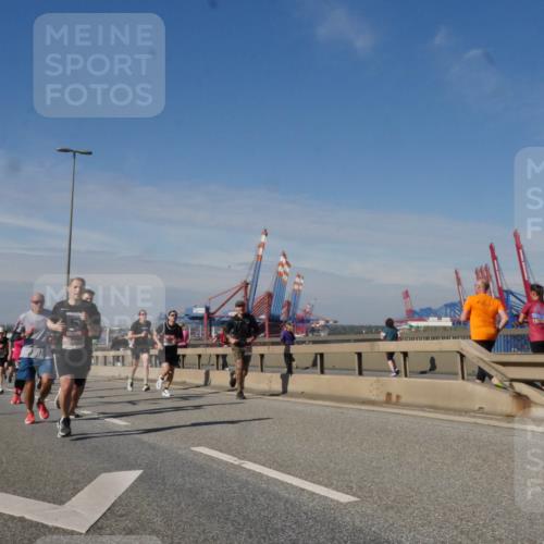 03.10.2025 - Köhlbrandbrückenlauf Matties Gatica Varas http://msf.ph/oto/8990907 03.10.2025 12:41:17 Position 2 812225, 842425 meine-sportfotos.de