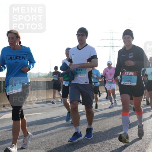03.10.2025 - Köhlbrandbrückenlauf Luisa Fischer http://msf.ph/oto/8990914 03.10.2025 10:15:30 Position 3 1516, 3425, 3842 meine-sportfotos.de