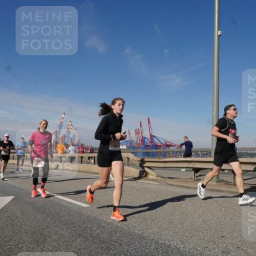 03.10.2025 - Köhlbrandbrückenlauf Matties Gatica Varas http://msf.ph/oto/8990934 03.10.2025 12:41:21 Position 2  meine-sportfotos.de