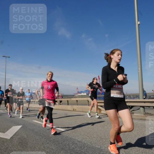 03.10.2025 - Köhlbrandbrückenlauf Matties Gatica Varas http://msf.ph/oto/8990938 03.10.2025 12:41:21 Position 2 6821 meine-sportfotos.de