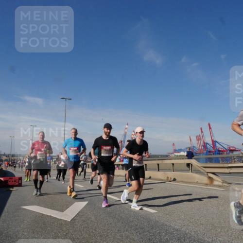 03.10.2025 - Köhlbrandbrückenlauf Matties Gatica Varas http://msf.ph/oto/8990949 03.10.2025 12:41:23 Position 2 5968 meine-sportfotos.de