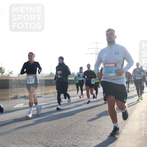 03.10.2025 - Köhlbrandbrückenlauf Luisa Fischer http://msf.ph/oto/8990954 03.10.2025 10:15:35 Position 3 3802 meine-sportfotos.de