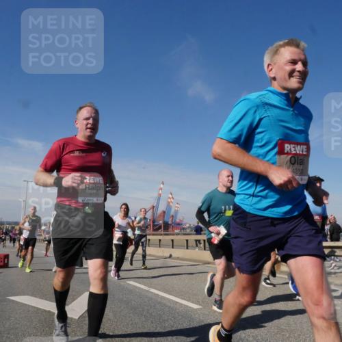 03.10.2025 - Köhlbrandbrückenlauf Matties Gatica Varas http://msf.ph/oto/8990963 03.10.2025 12:41:25 Position 2 4159, 4288 meine-sportfotos.de