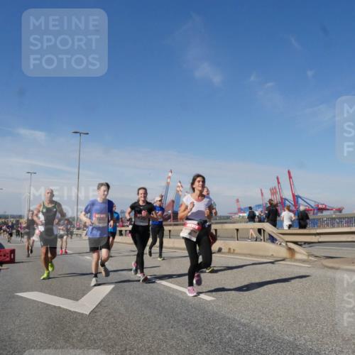 03.10.2025 - Köhlbrandbrückenlauf Matties Gatica Varas http://msf.ph/oto/8990969 03.10.2025 12:41:26 Position 2  meine-sportfotos.de