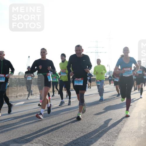 03.10.2025 - Köhlbrandbrückenlauf Luisa Fischer http://msf.ph/oto/8990971 03.10.2025 10:15:36 Position 3 1313, 0, 1149, 1626, 1 meine-sportfotos.de