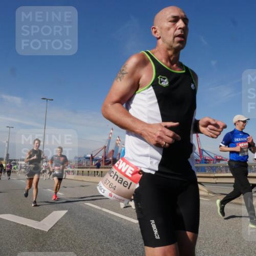 03.10.2025 - Köhlbrandbrückenlauf Matties Gatica Varas http://msf.ph/oto/8990987 03.10.2025 12:41:28 Position 2 5764 meine-sportfotos.de