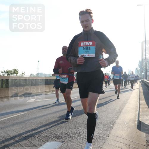 03.10.2025 - Köhlbrandbrückenlauf Luisa Fischer http://msf.ph/oto/8990994 03.10.2025 10:15:39 Position 3 1299, 1623 meine-sportfotos.de