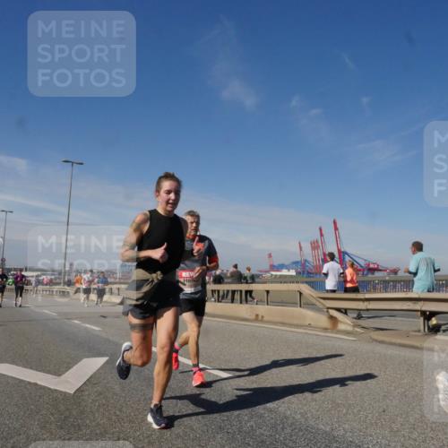 03.10.2025 - Köhlbrandbrückenlauf Matties Gatica Varas http://msf.ph/oto/8991000 03.10.2025 12:41:30 Position 2  meine-sportfotos.de