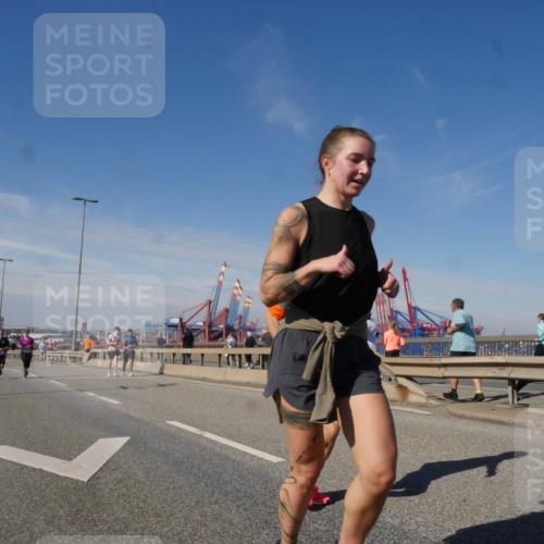 03.10.2025 - Köhlbrandbrückenlauf Matties Gatica Varas http://msf.ph/oto/8991003 03.10.2025 12:41:30 Position 2  meine-sportfotos.de