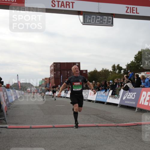03.10.2025 - Köhlbrandbrückenlauf Yannick Fuchs http://msf.ph/oto/8991006 03.10.2025 16:02:31 Ziel 7110, 7111, 7219, 7280, 7411, 8784, 8786 meine-sportfotos.de