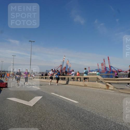 03.10.2025 - Köhlbrandbrückenlauf Matties Gatica Varas http://msf.ph/oto/8991013 03.10.2025 12:41:32 Position 2  meine-sportfotos.de