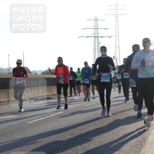 03.10.2025 - Köhlbrandbrückenlauf Luisa Fischer http://msf.ph/oto/8991026 03.10.2025 10:15:43 Position 3 2814, 1395 meine-sportfotos.de