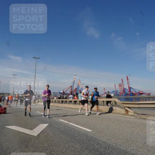 03.10.2025 - Köhlbrandbrückenlauf Matties Gatica Varas http://msf.ph/oto/8991029 03.10.2025 12:41:34 Position 2  meine-sportfotos.de