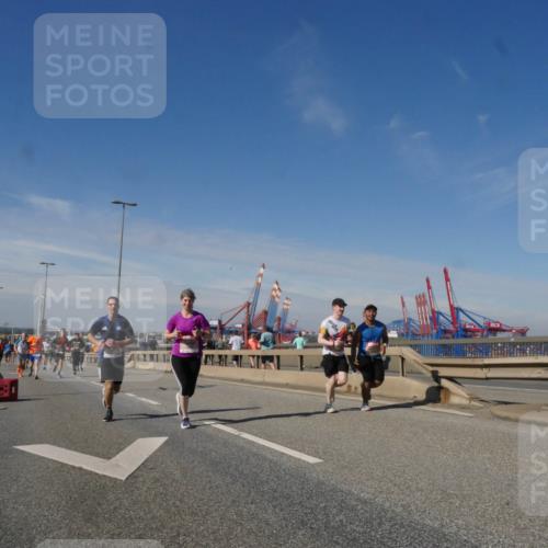 03.10.2025 - Köhlbrandbrückenlauf Matties Gatica Varas http://msf.ph/oto/8991033 03.10.2025 12:41:35 Position 2  meine-sportfotos.de