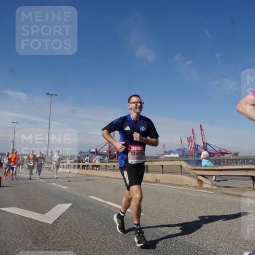 03.10.2025 - Köhlbrandbrückenlauf Matties Gatica Varas http://msf.ph/oto/8991046 03.10.2025 12:41:37 Position 2 4635 meine-sportfotos.de