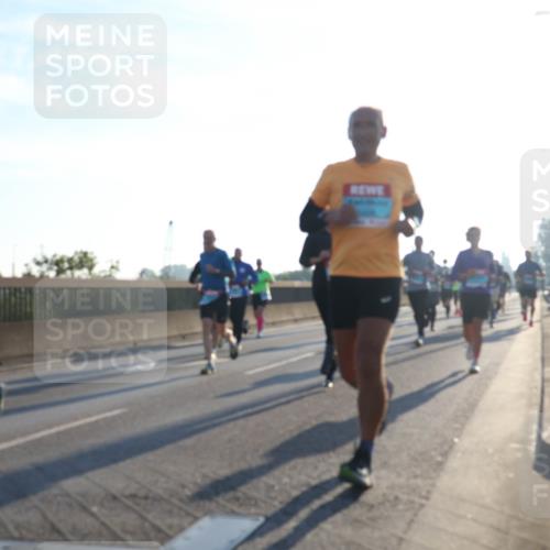 03.10.2025 - Köhlbrandbrückenlauf Luisa Fischer http://msf.ph/oto/8991052 03.10.2025 10:15:46 Position 3  meine-sportfotos.de