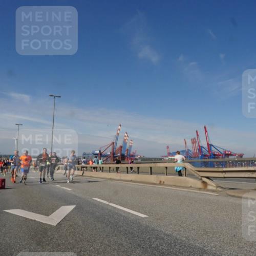 03.10.2025 - Köhlbrandbrückenlauf Matties Gatica Varas http://msf.ph/oto/8991053 03.10.2025 12:41:38 Position 2  meine-sportfotos.de
