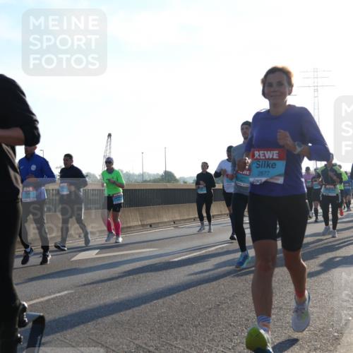 03.10.2025 - Köhlbrandbrückenlauf Luisa Fischer http://msf.ph/oto/8991068 03.10.2025 10:15:48 Position 3 1238, 2677 meine-sportfotos.de