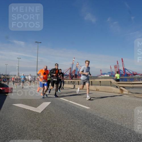 03.10.2025 - Köhlbrandbrückenlauf Matties Gatica Varas http://msf.ph/oto/8991070 03.10.2025 12:41:40 Position 2 118 meine-sportfotos.de