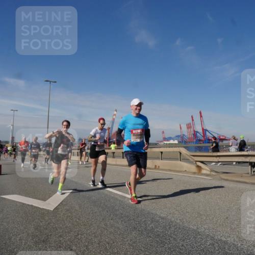 03.10.2025 - Köhlbrandbrückenlauf Matties Gatica Varas http://msf.ph/oto/8991102 03.10.2025 12:41:45 Position 2  meine-sportfotos.de