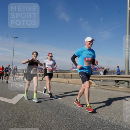 03.10.2025 - Köhlbrandbrückenlauf Matties Gatica Varas http://msf.ph/oto/8991104 03.10.2025 12:41:45 Position 2 4724, 118 meine-sportfotos.de