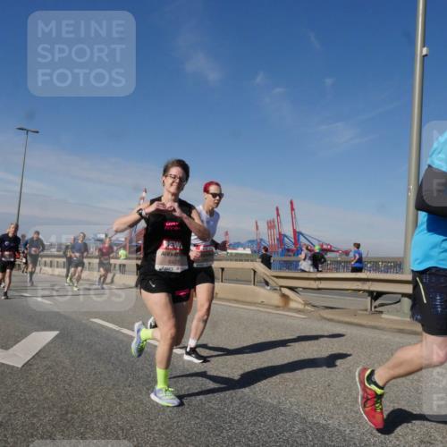 03.10.2025 - Köhlbrandbrückenlauf Matties Gatica Varas http://msf.ph/oto/8991108 03.10.2025 12:41:46 Position 2 6427 meine-sportfotos.de