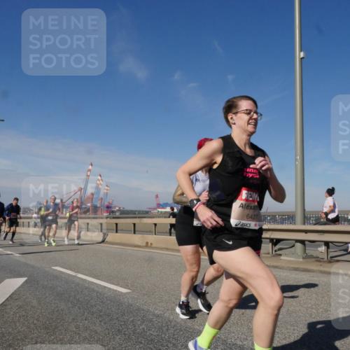 03.10.2025 - Köhlbrandbrückenlauf Matties Gatica Varas http://msf.ph/oto/8991109 03.10.2025 12:41:46 Position 2 70811, 0, 6427 meine-sportfotos.de