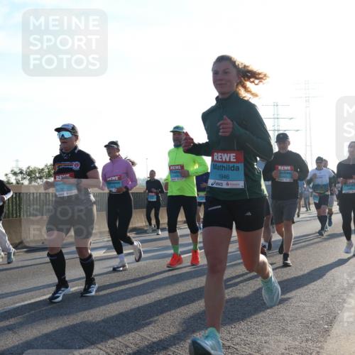 03.10.2025 - Köhlbrandbrückenlauf Luisa Fischer http://msf.ph/oto/8991122 03.10.2025 10:15:53 Position 3 1946, 1409, 3011, 1403, 1 meine-sportfotos.de