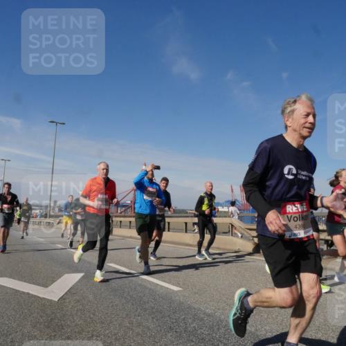 03.10.2025 - Köhlbrandbrückenlauf Matties Gatica Varas http://msf.ph/oto/8991128 03.10.2025 12:41:49 Position 2 4395 meine-sportfotos.de