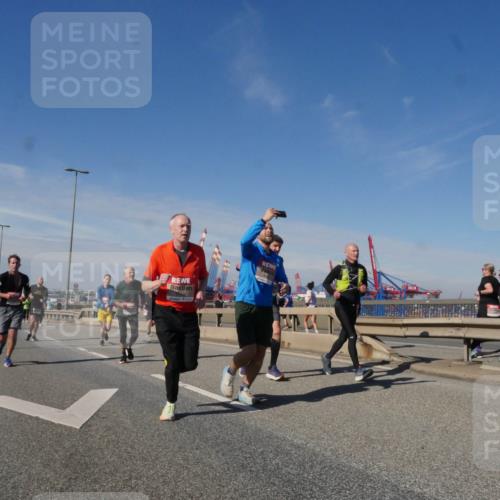 03.10.2025 - Köhlbrandbrückenlauf Matties Gatica Varas http://msf.ph/oto/8991130 03.10.2025 12:41:50 Position 2  meine-sportfotos.de